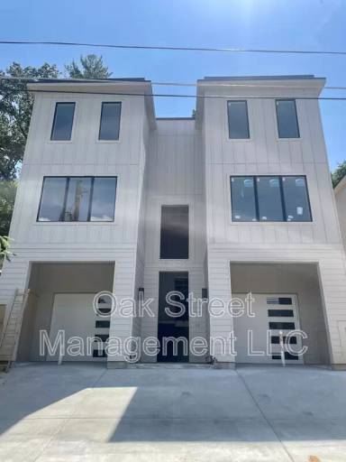 Main picture of 402 Thompson St