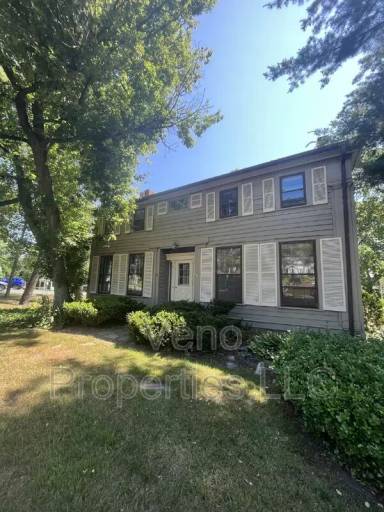 Main picture of 427 Loudon Rd