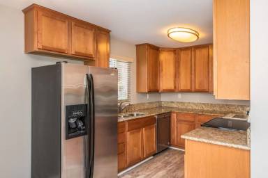 Main picture of Footprints on the Bay