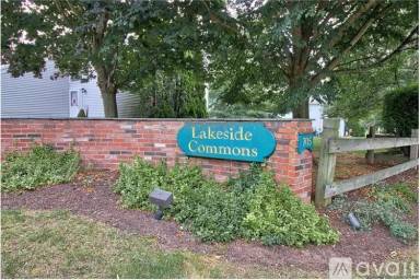 Main picture of 705 Lake Ave
