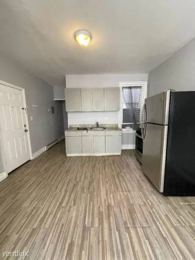 Main picture of 166 Lexington Ave