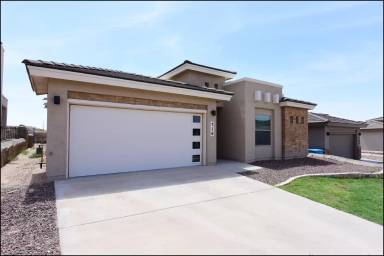 Main picture of 328 S Manzanita Dr