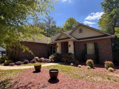 Main picture of 2746 Savannah Ln