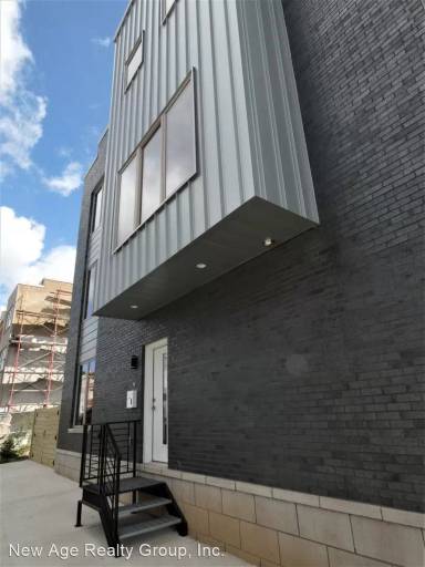 Main picture of 449 W Norris St