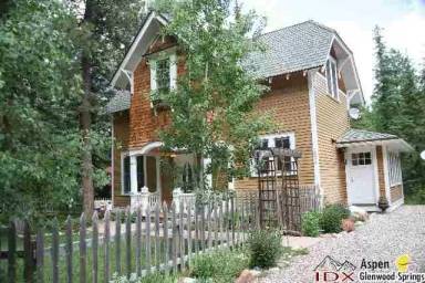 Main picture of 222 Bobcat Ln