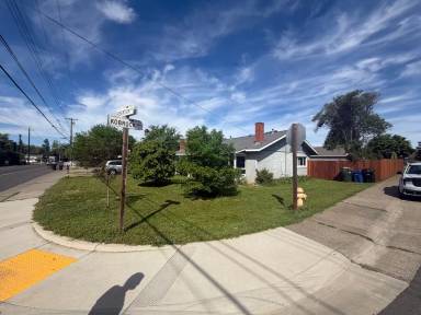 Main picture of 5319 Robertson Ave