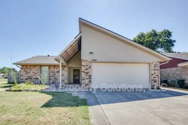 Main picture of 1832 Michell Dr