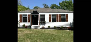 Main picture of 5020 Langley Rd