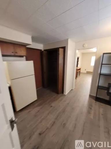 Main picture of 228 W Oak Ave