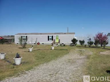 Main picture of 1992 Henry Hammond Rd