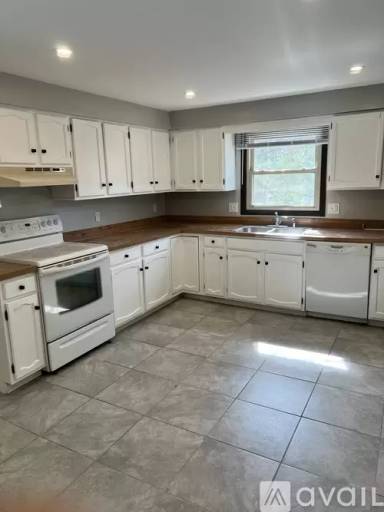Main picture of 5669 Opal St