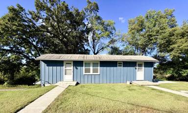 Main picture of 2949 S 78th St
