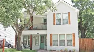 Main picture of 297 Glade St