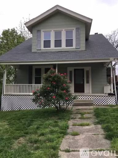 Main picture of 736 Riddle Rd