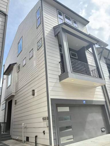 Main picture of 1535 W 24th St