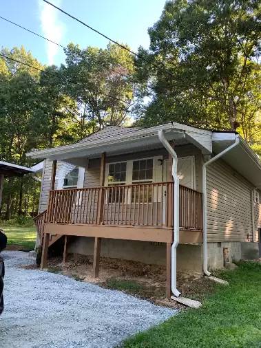 Main picture of 6210 Russell Rd