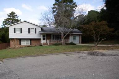 Main picture of 5704 Selkirk Pl
