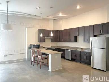 Main picture of 3101 W 7th St