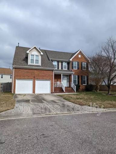 Main picture of 904 Staffordshire Ct