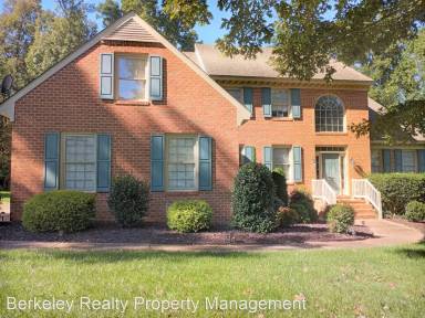 Main picture of 113 Wood Pond Cir