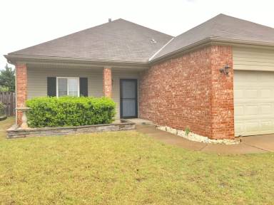 Main picture of 6904 Freedom Ave