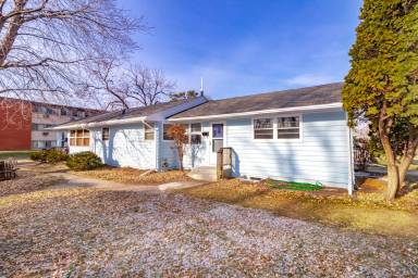 Main picture of 2702 W 66th St