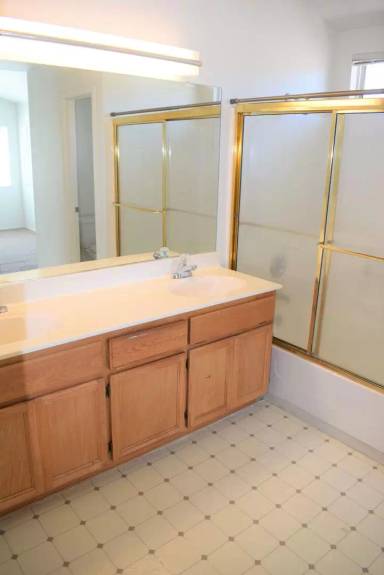 Main picture of 8103 Primoak Way