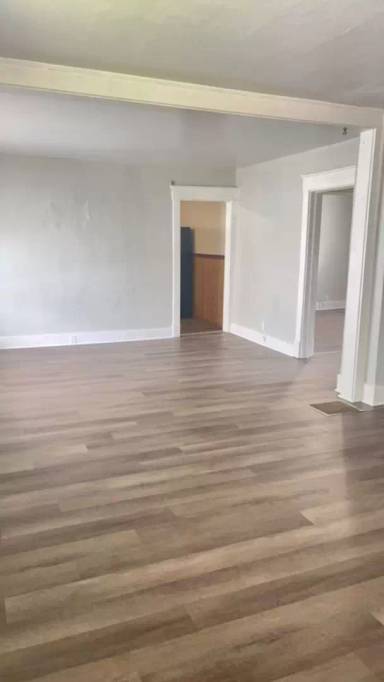 Main picture of 1617 W Memorial Dr
