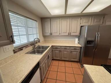 Main picture of 2087 S 9th St