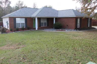 Main picture of 142 Edinborough Dr