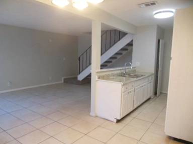 Main picture of 812 W Tiffany Dr