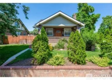 Main picture of 3301 W Clyde Pl