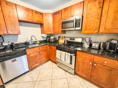 Main picture of 169 Erie St