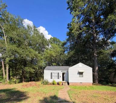 Main picture of 3704 Hines Ave