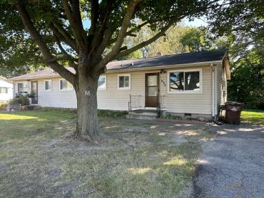 Main picture of 235 N Center St