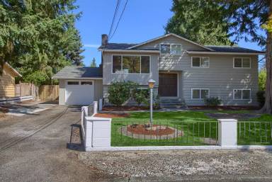 Main picture of 2110 N 153rd St