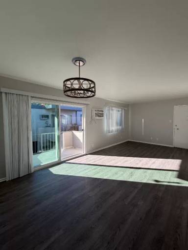 Main picture of 5720 Yolanda Ave