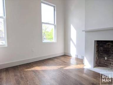 Main picture of 1718 Summerfield St