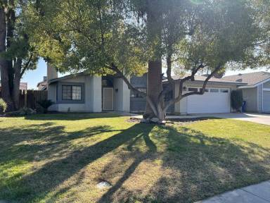 Main picture of 9117 Lacroix Ct