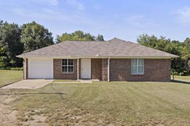 Main picture of 144 County Road 1749