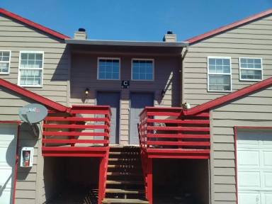 Main picture of 19202 E Burnside St