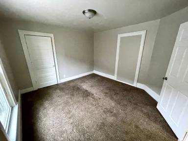 Main picture of 127 S Plum St