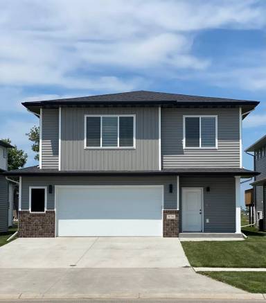 Main picture of 972 27th Ave W
