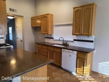 Main picture of 319 Fuller Ln