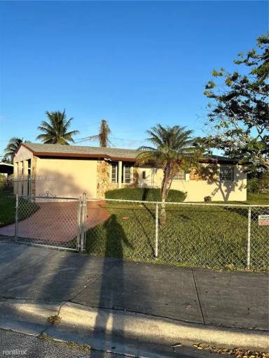 Main picture of 22365 SW 112th Pl