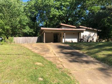 Main picture of 1604 Woody Dr