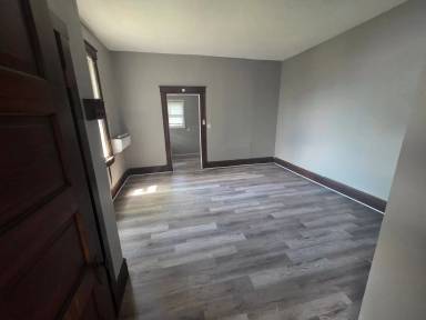 Main picture of 117 S 4th St