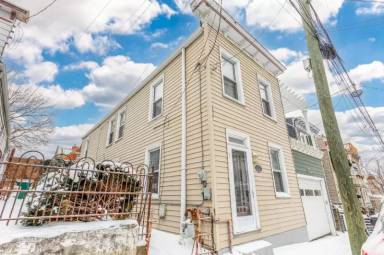 Main picture of 1123 Belvedere St