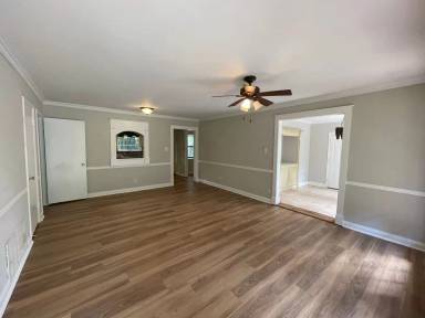 Main picture of 260 Timberlane Dr