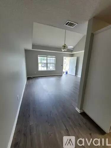 Main picture of 406 Lamplighter Ln